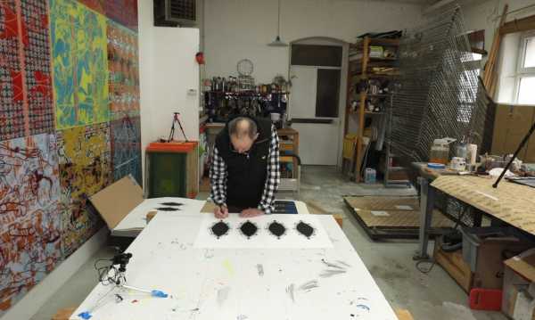 Portrait-Video #196 | signing the prints of the Karma-Kali, Sexual Dreams & Paradoxes series