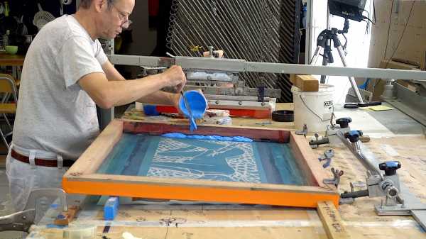 Portrait-Video #123 | Artist Jean-Pierre Sergent screen-printing the "Karma-Kali, Sexual Dreams & Paradoxes" series