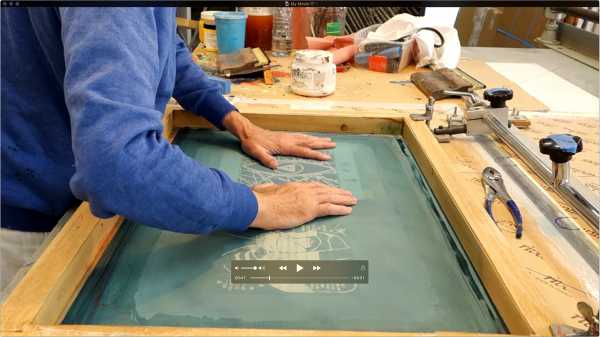 Jean-Pierre Sergent, Portrait of the artist screen-printing the 'Shakti-Yoni: Ecstatic Cosmic Dances' Series #35