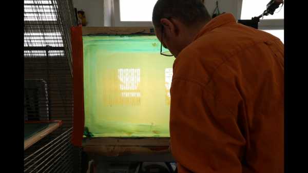 Video-Portrait #86 | Jean-Pierre Sergent working on the screens of the Shakti-Yoni: Ecstatic Cosmic Dances series