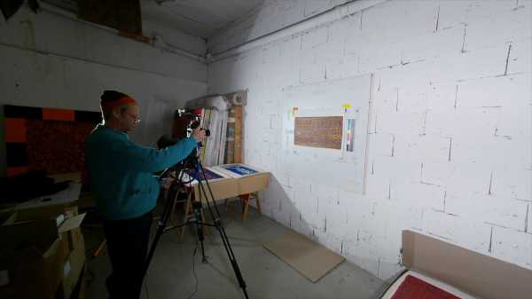 Portrait-Video #199 | artist Jean-Pierre Sergent photographing the prints of the Karma-Kali, Sexual Dreams & Paradoxes series